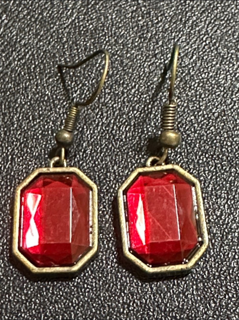 Avon NR Ruby Red Faux Crystal Emerald Cut Dangle VTG Earrings